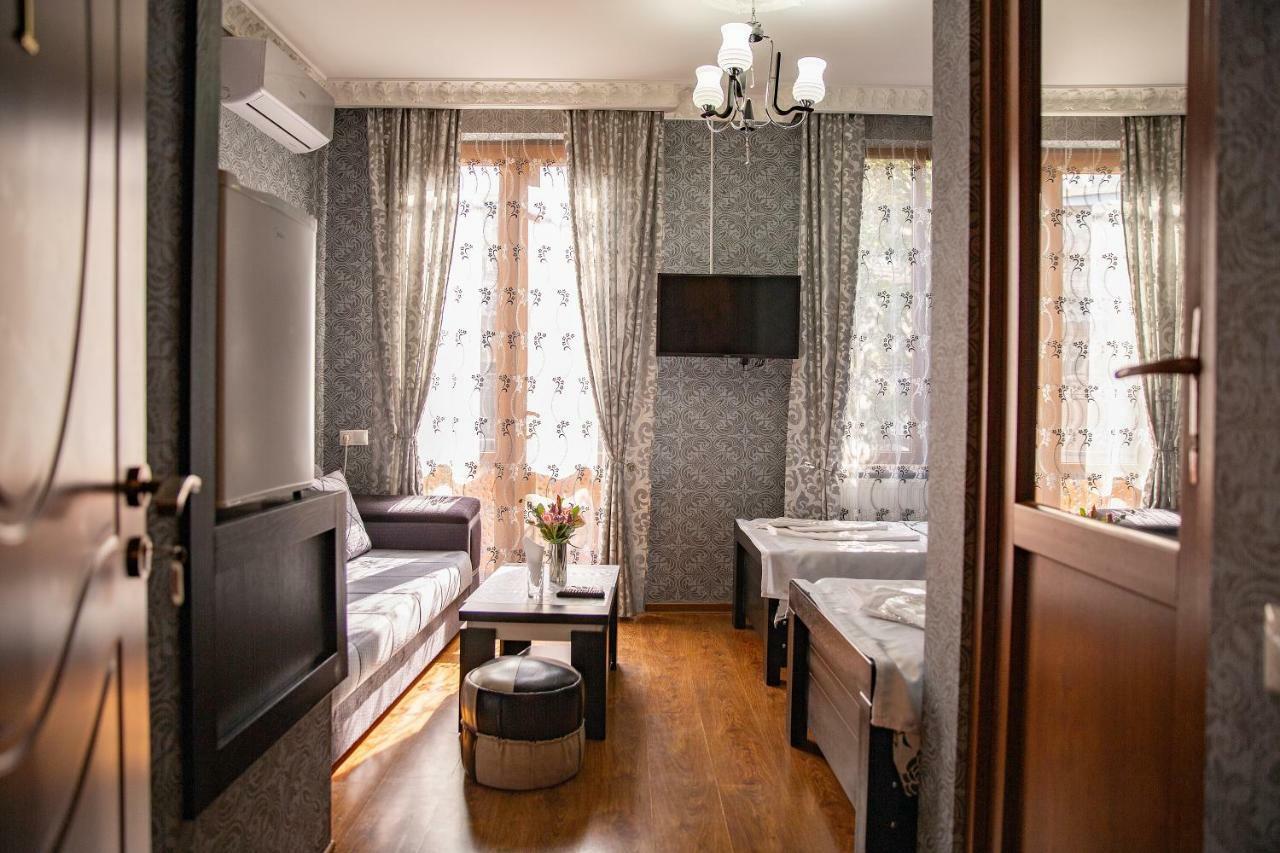 Family Hotel Parajanov Tbilisi Exterior foto