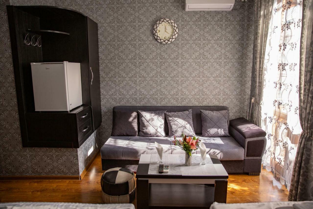 Family Hotel Parajanov Tbilisi Exterior foto